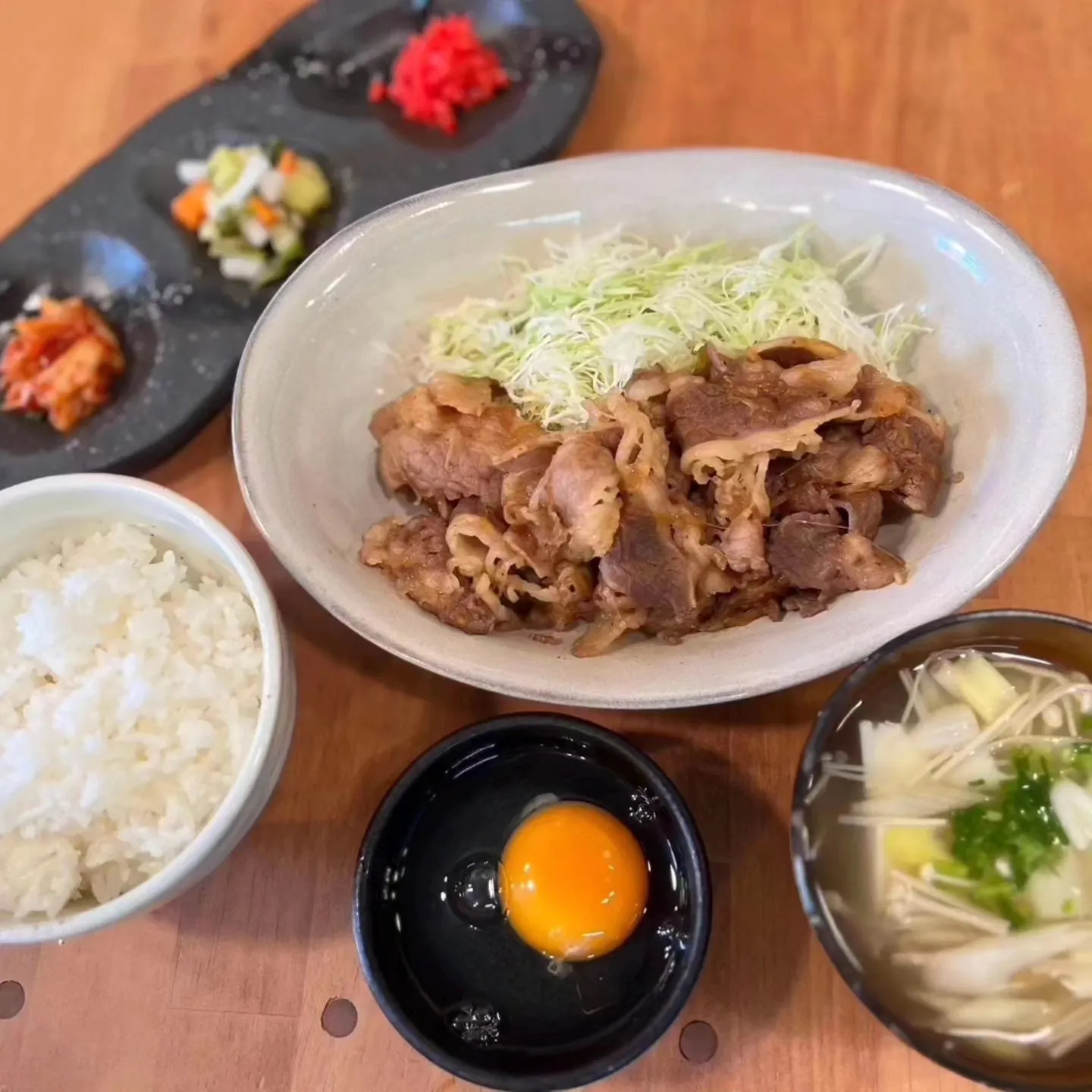 土日祝のお昼12時から営業特別サービス😋